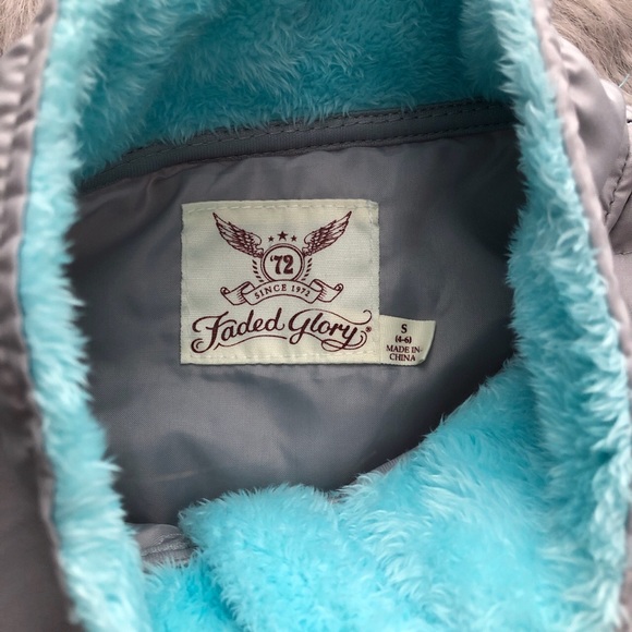 2/$30 ALL ITEMS WILL BE GONE BEFORE HOLIDAY AND NEGOTIABLE/BUY NOW! Fuzzy Jacket - Picture 3 of 3